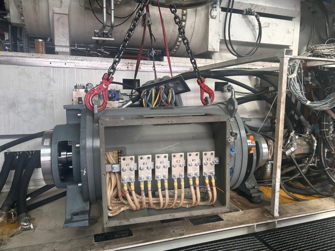 Dépose pour révision d'un moteur électrique de 380 KW