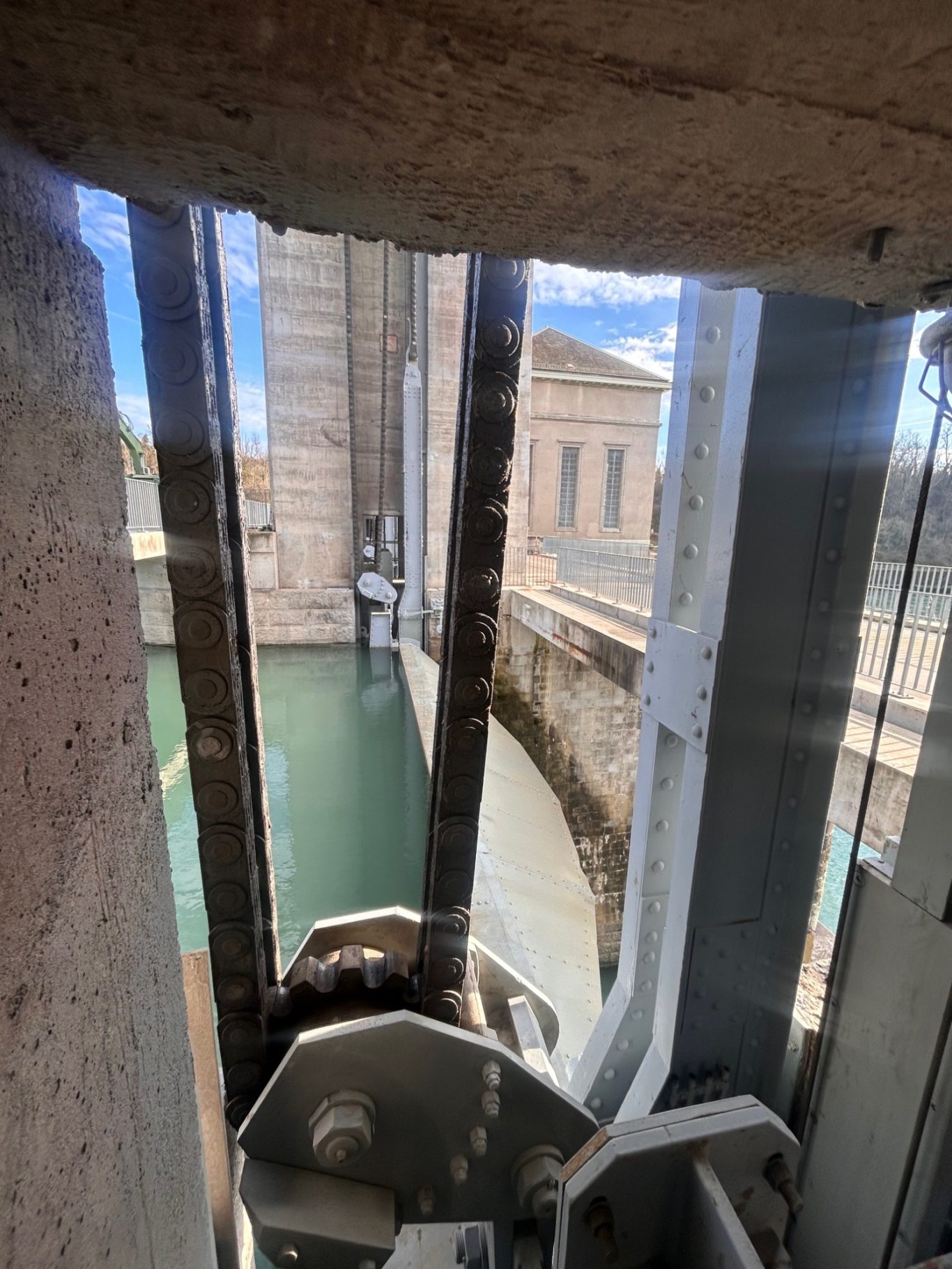 Modification de 4 groupes hydrauliques sur freins de secours d'un barrage sur le Rhône